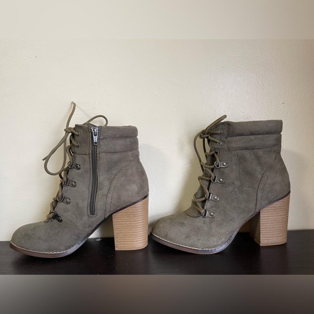 Candie’s Chunky Green Heels